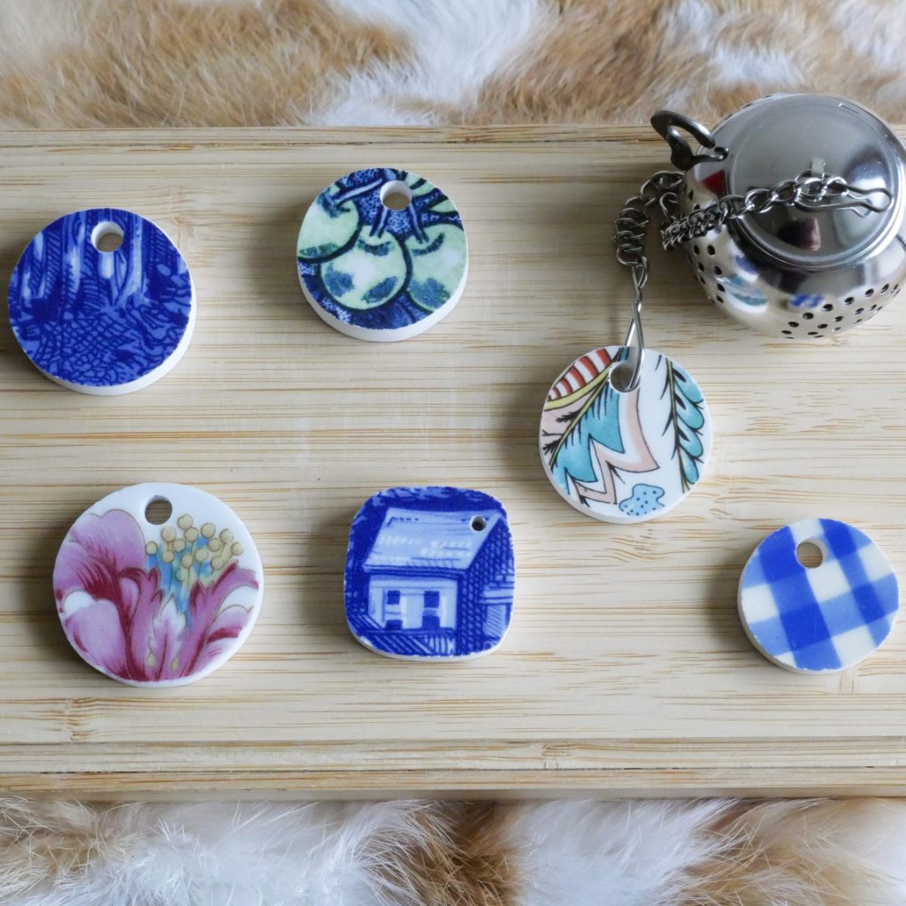 Infuseurs à thé/tisane médaillon de formes différents en faïences recyclées