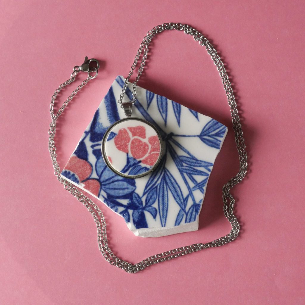 Pendentif rond bleu et rose acier inoxydable en céramique revalorisée